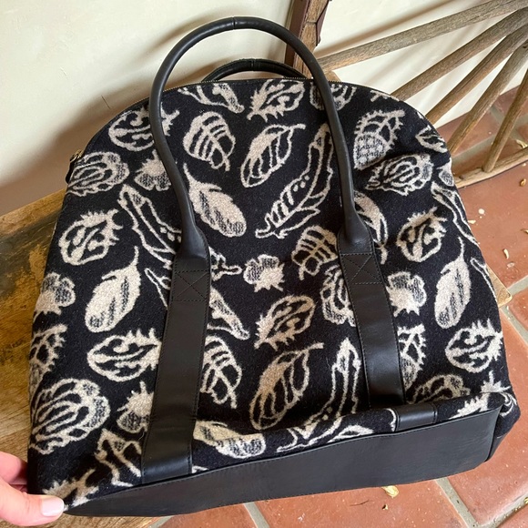 PENDLETON Black & Ivory Virgin Wool Blanket Bag Leaf Design Leather X-Large New! - Picture 8 of 9